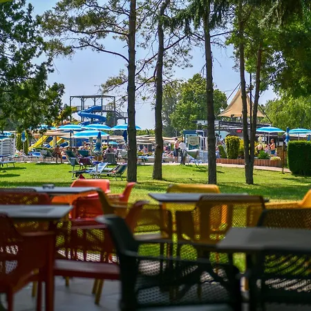 Five Lägenhetshotell Dunajská Streda