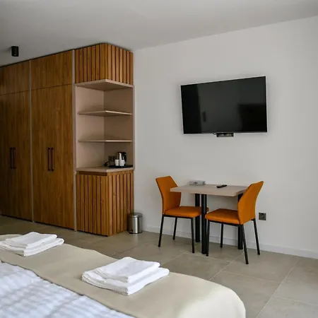 Five Apart-hotel *