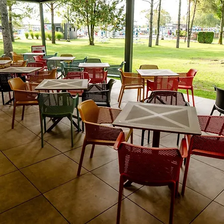 Lägenhetshotell Five Dunajská Streda