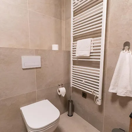 Hotel apartamentowy Five